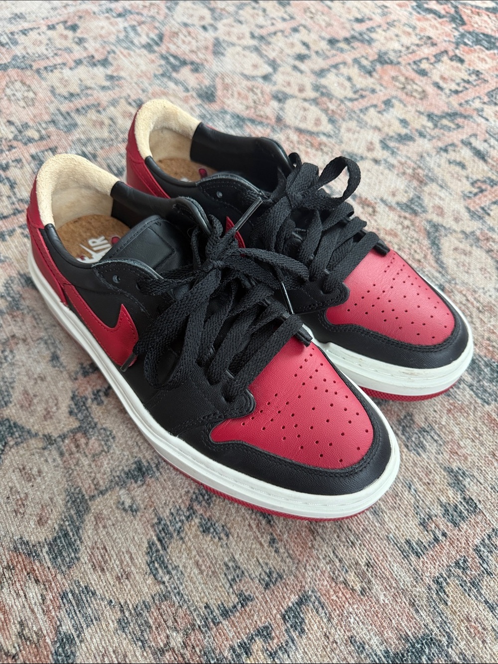 Jordan 1 low platform sz 8 W